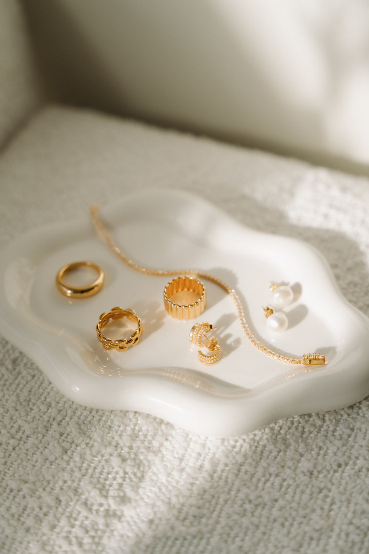 You are currently viewing Festive Jewelry Trends 2025: Sparkling Styles for Diwali, Eid & More