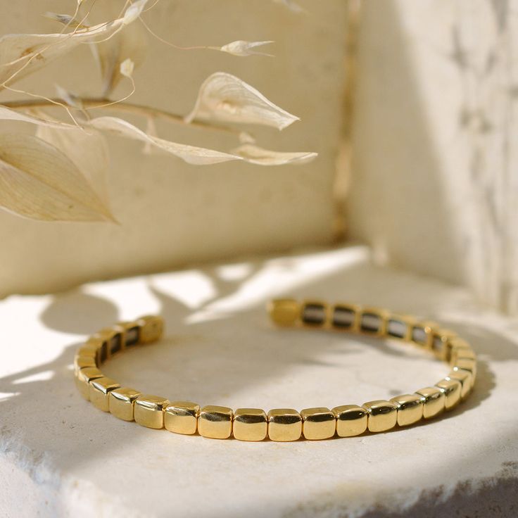 Read more about the article Sustainable & Ethical Jewelry Choices in 2025: A Conscious Buyer’s Guide