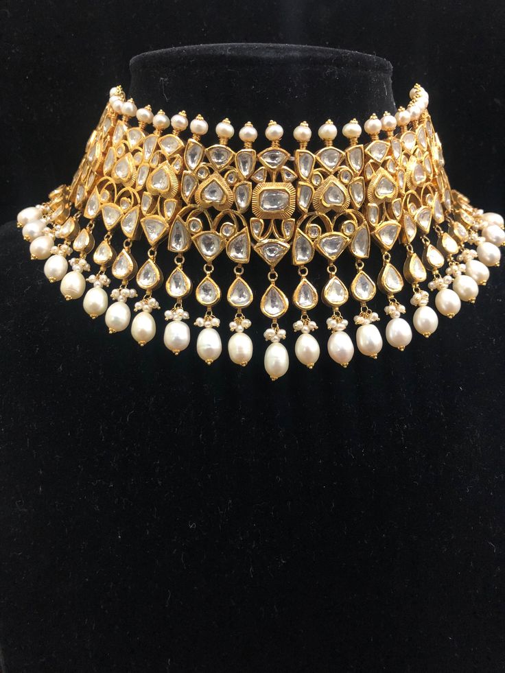 You are currently viewing Buy Gold Choker Necklace Set Online